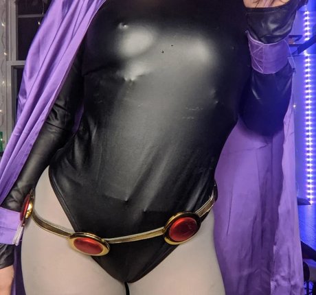 finaru model naked images