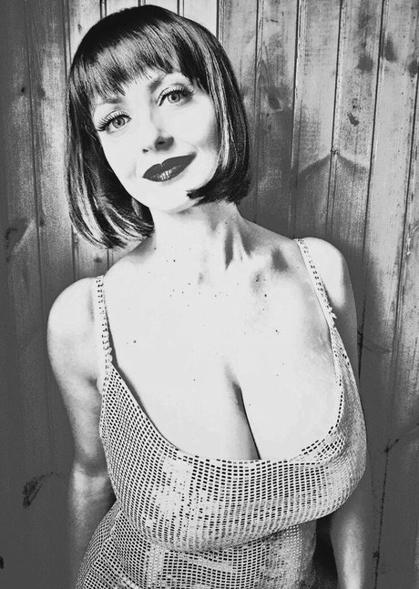 Lisa Bukawski star sex picture