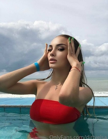Dirtyelsa naked pornstar photos