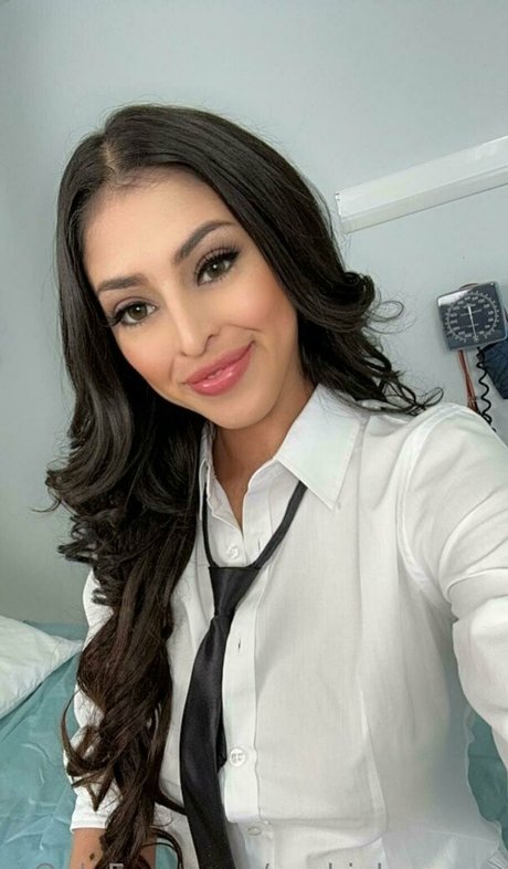 Sophialeonexo free star photo