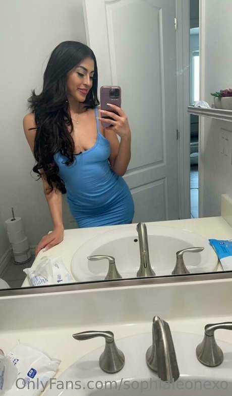 Sophialeonexo sexy star pic