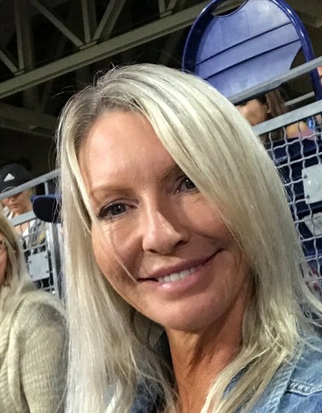 Emma Starr pornstar pretty galleries