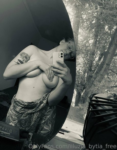 illuzia bytia free naked star archive