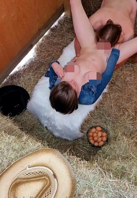 pointy tits onlyfans free photo