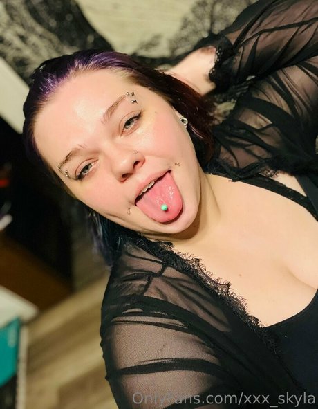 onlyskyyla top star image