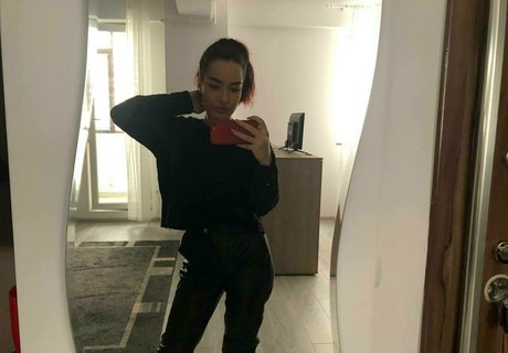 aubrey frost pretty model images