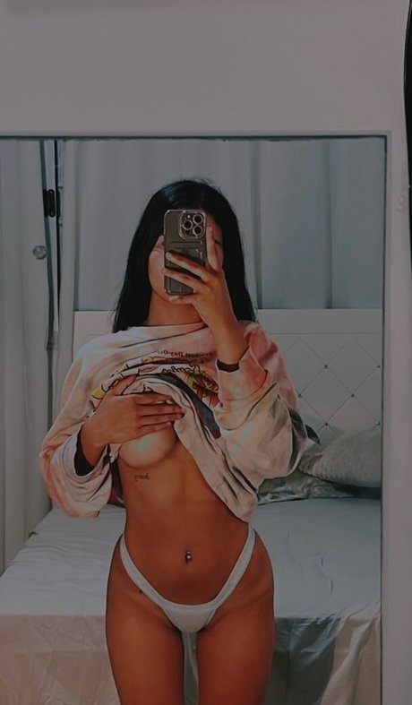 Giovanna Batistela beautiful star pics