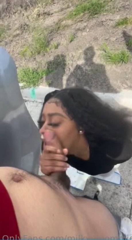 Iamdomtease model exclusive photos