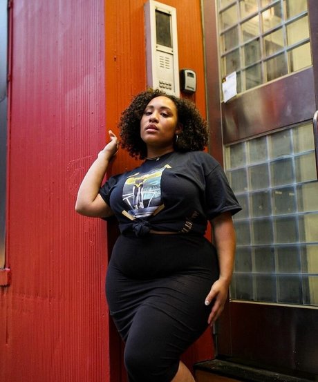 lesbian fingering onlyfans pornos picture