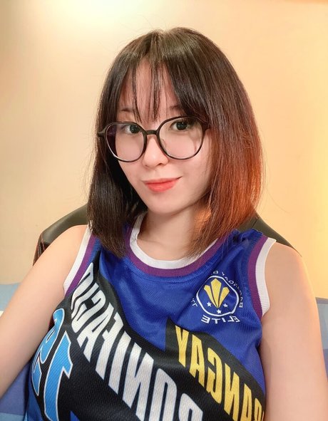 Larissa Rochefort star pictures