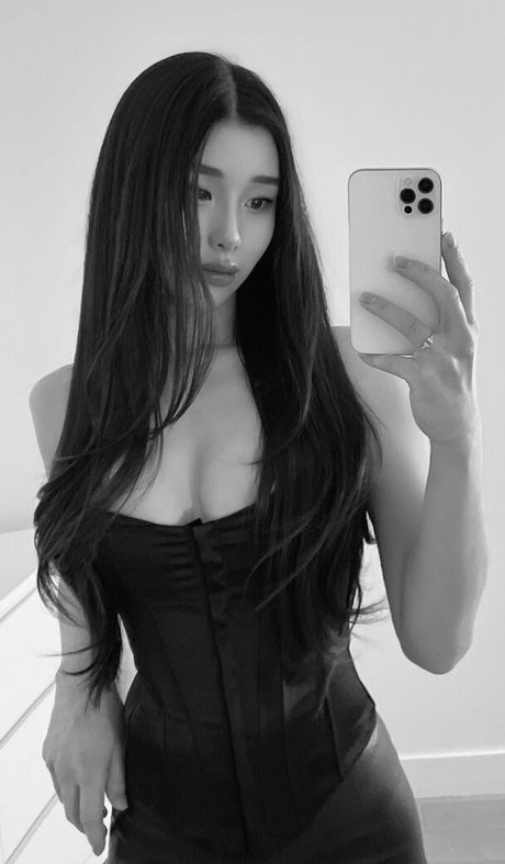 Mari Bambei pornstar nudes pics