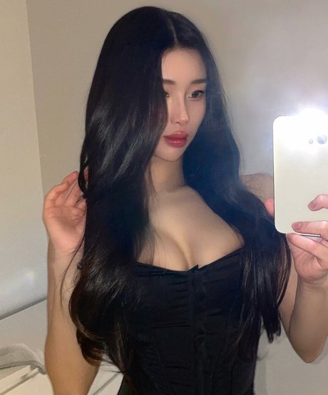 Mari Bambei pretty model archive