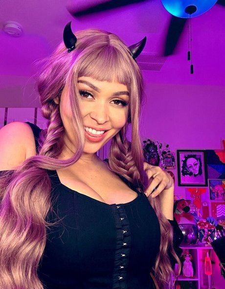 Pinksaltmoon xxx actress image