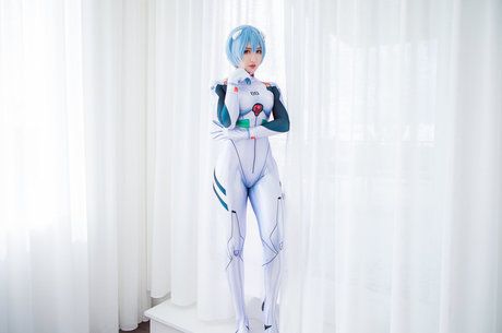 MissWarmJ model sexy pics