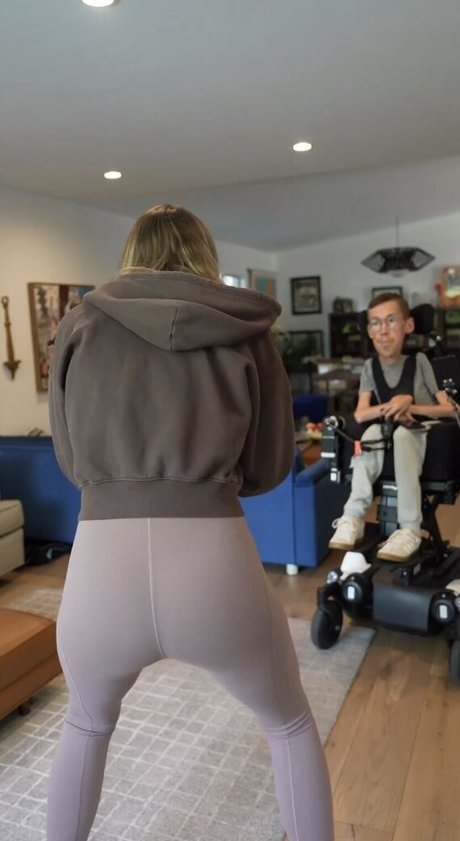 female influencer onlyfans naked galleries