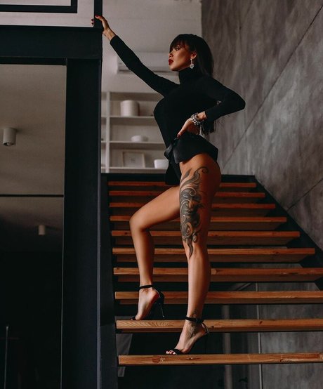 Polina Logunova pornstar pretty archive