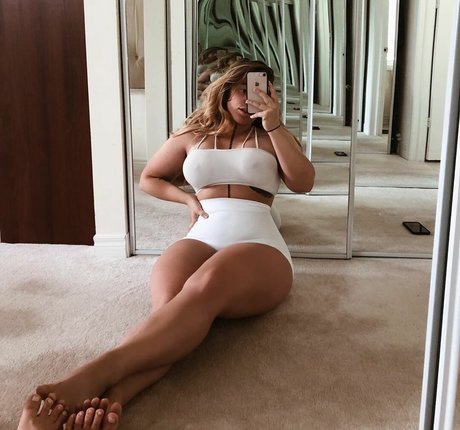 Brooklyn Nicolina pornstar naked gallery