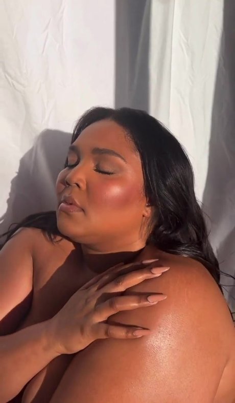 Lizzo pornstar erotic picture