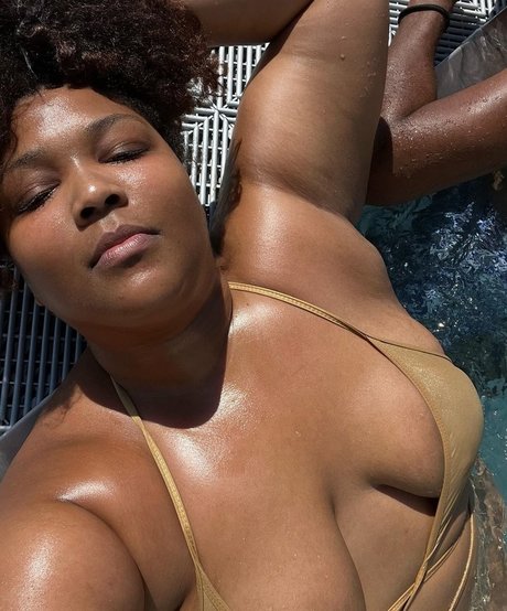 Lizzo star top gallery