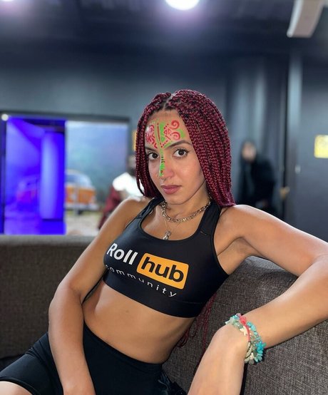 Alizehxrouge nudes pornstar picture