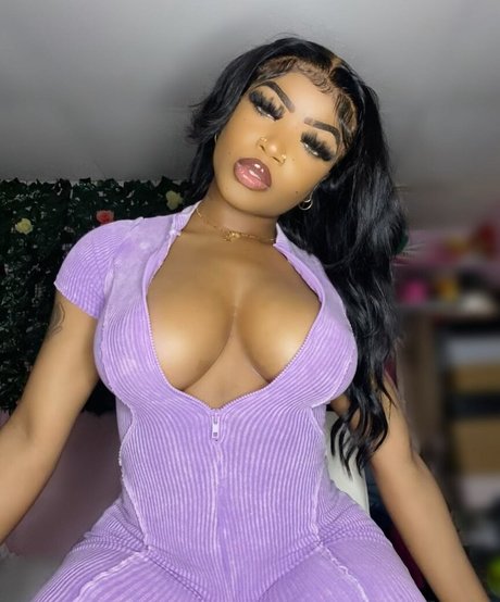 Zarijinsei model sex photo