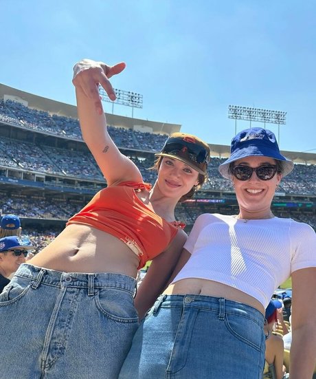 Olivia OBrien model perfect picture