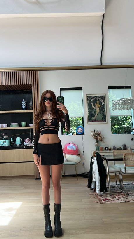 slut milf onlyfans pornographic photo