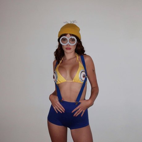 Olivia OBrien hot actress img