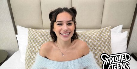 Aria Valencia top star photos