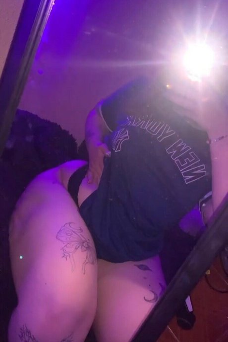 mathildawtf star hot picture