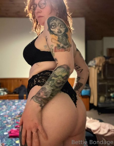 Bettie Bondage star top galleries