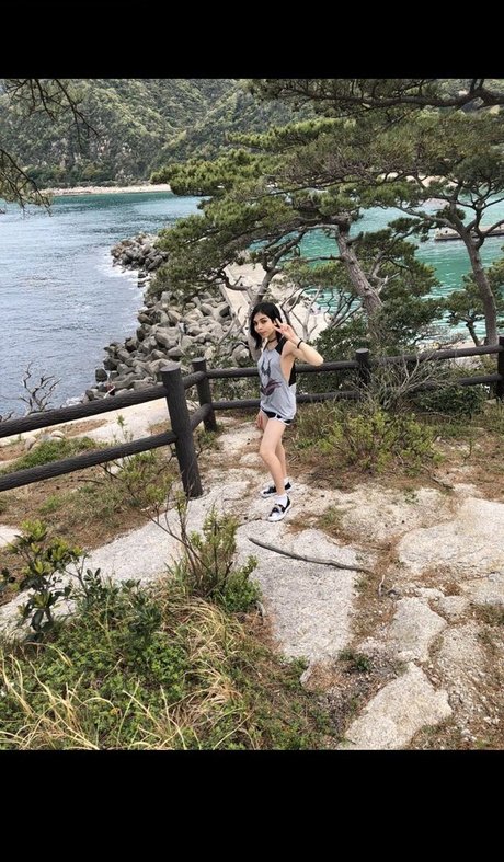 Altbonny star adult picture