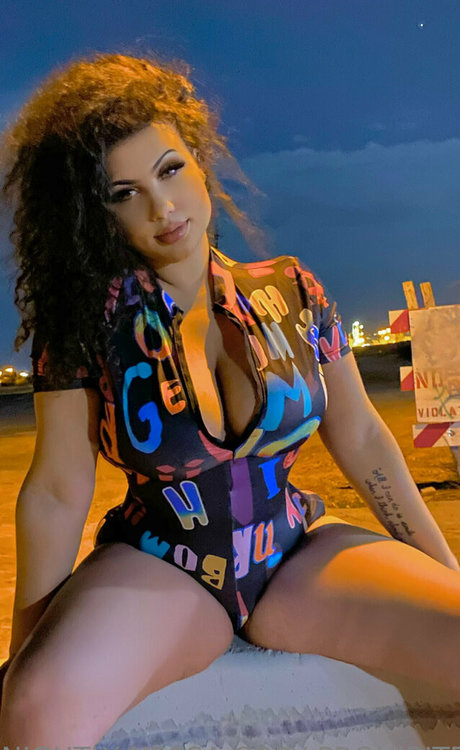 latina shemale onlyfans art naked pic