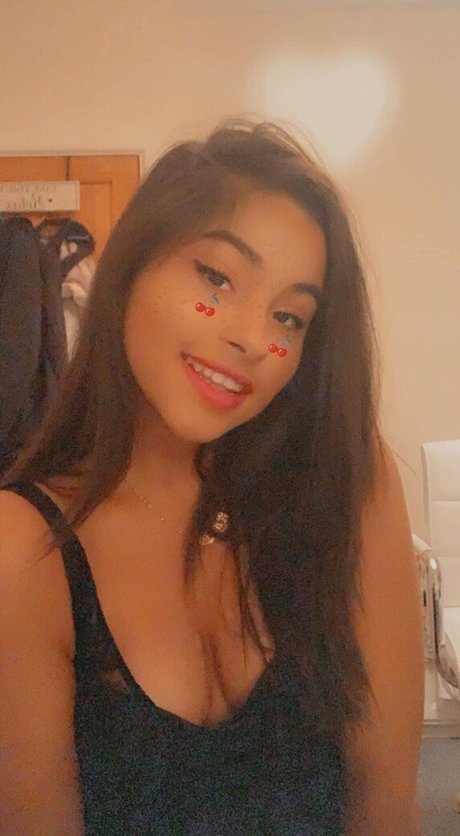 Laura Grover perfect model image