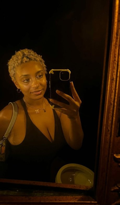 hairy legs onlyfans exclusive pictures