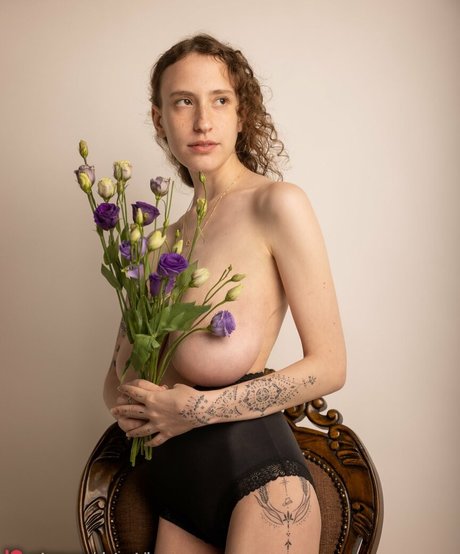 Yasmin avrahami model naked image