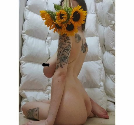 Yasmin avrahami beautiful model img