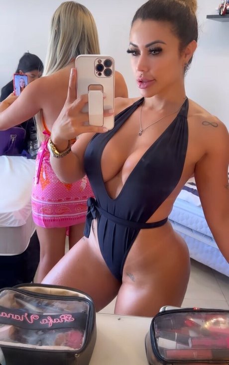 Cris Galera star nude image