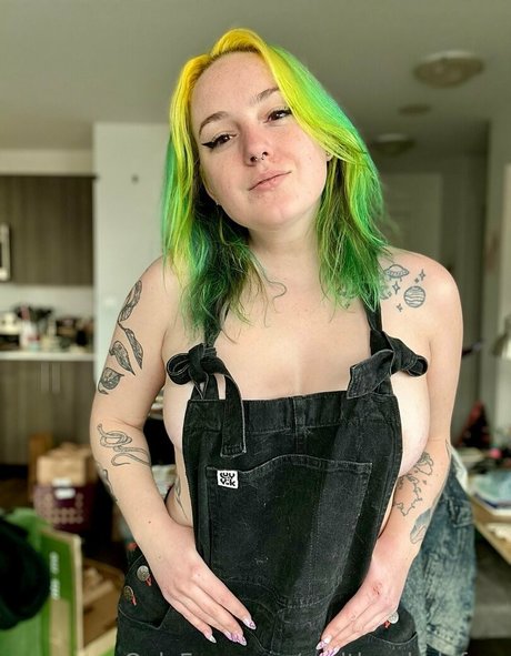 melthewhalefree exclusive actress pictures