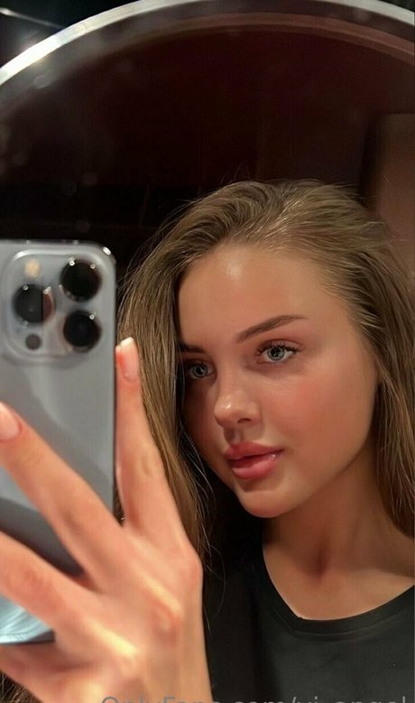 vi angel erotic pornstar photo
