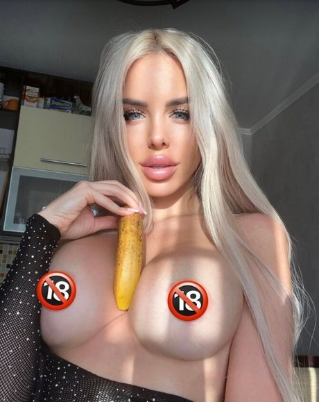 missdashaaa42 free star image