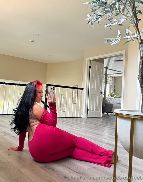 secretrosefeet sexy pornstar image