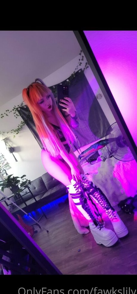 fawkslily star erotic picture