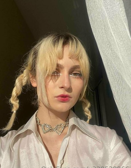 leilaagrace star hot archive