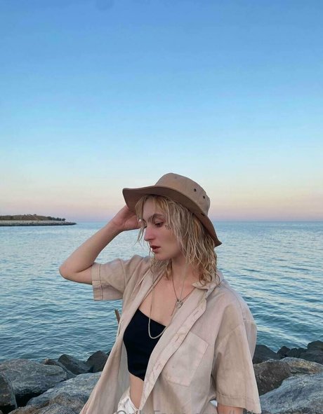 leilaagrace xxx actress pics