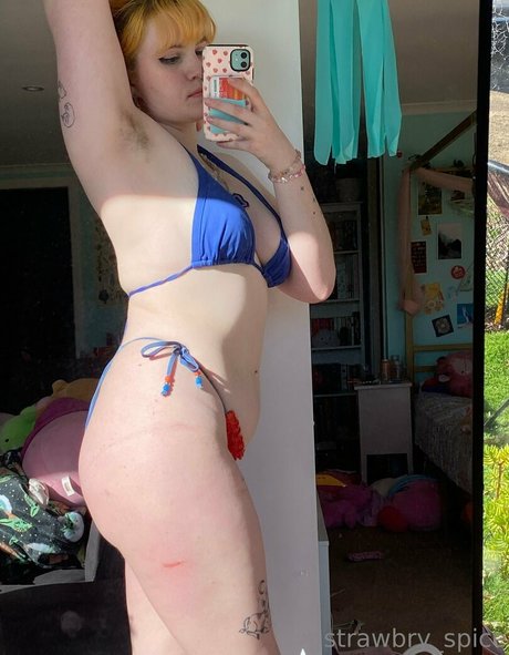 strawbryspice model top picture