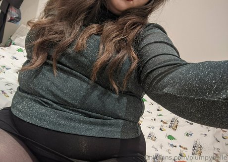 plumpybelle pornographic star picture