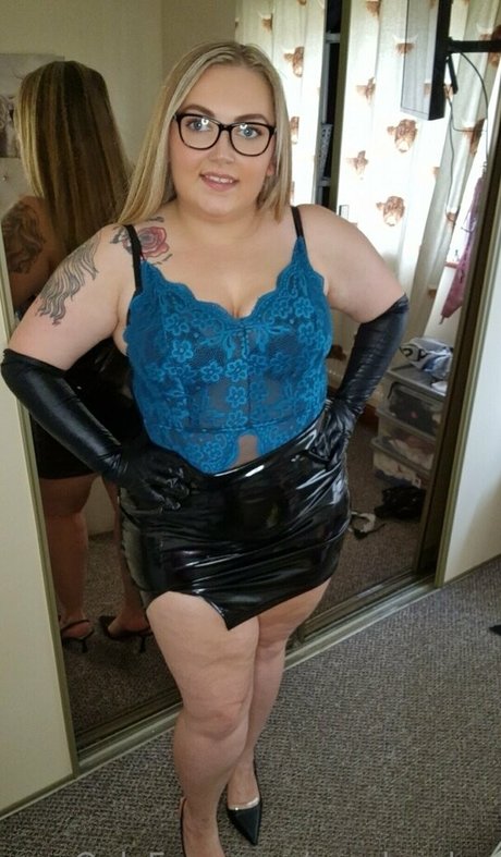 yourlucyloo pornstar nude pic