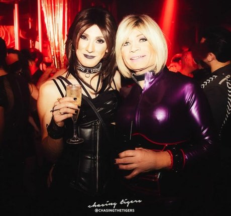 Jennifer London exclusive star picture