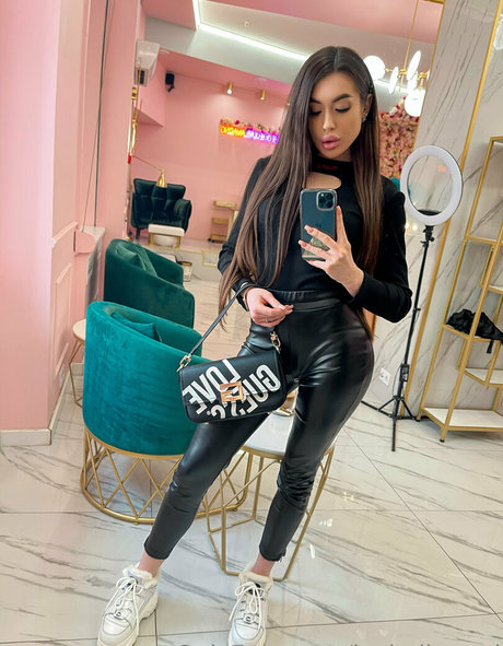 dinadimond hd model gallery